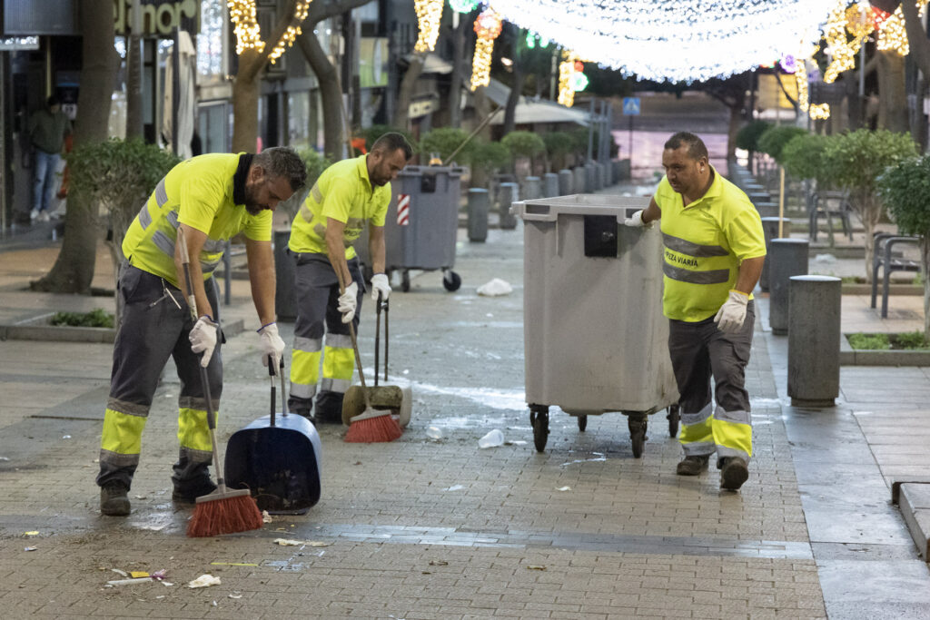 TRABAJOS Y LIMPIEZA DE CALLES PÚBLICAS